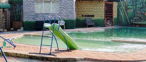 Außenpool (je nach Saison geöffnet)