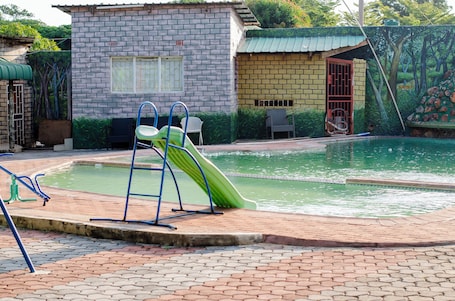 Seasonal outdoor pool