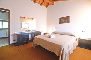 3 bedrooms, free WiFi, bed sheets - Casa Letizia (Colico)