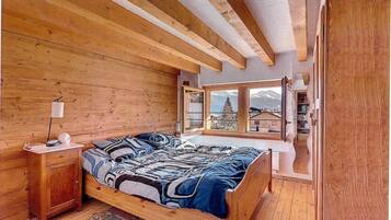 4 bedrooms, WiFi, bed sheets