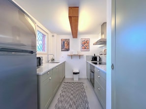 Micro-ondes, four, plaque de cuisson, lave-vaisselle