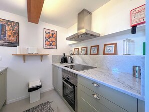 ميكروويف، فرن، موقد طهي مسطح، غسالة أطباق