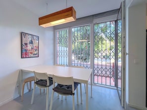 تناول الطعام