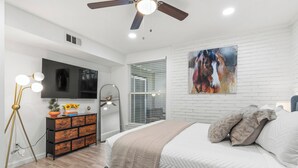 1 habitación, tabla de planchar con plancha, internet y ropa de cama 