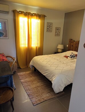 4 Schlafzimmer, BĂŒgeleisen/BĂŒgelbrett, kostenloses WLAN, BettwĂ€sche