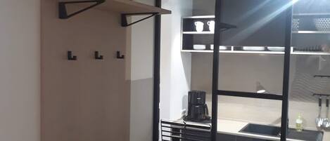 Kühlschrank, Ofen, Herdplatte, Geschirrspüler