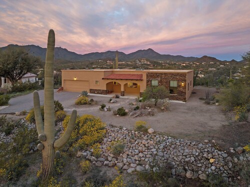 360° Mtn Views • Fireplace • Patio • Bird Watching