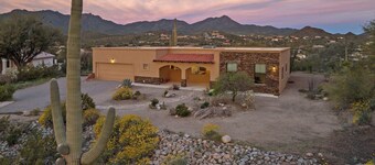 360° Mtn Views • Fireplace • Patio • Bird Watching