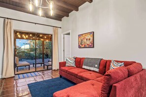 Téléviseur, foyer, bureau