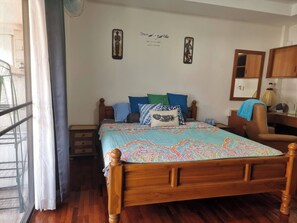 1 bedroom, iron/ironing board, internet, bed sheets