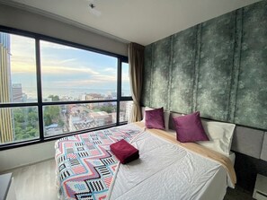 2 slaapkamers, een strijkplank/strijkijzer, internet, beddengoed
