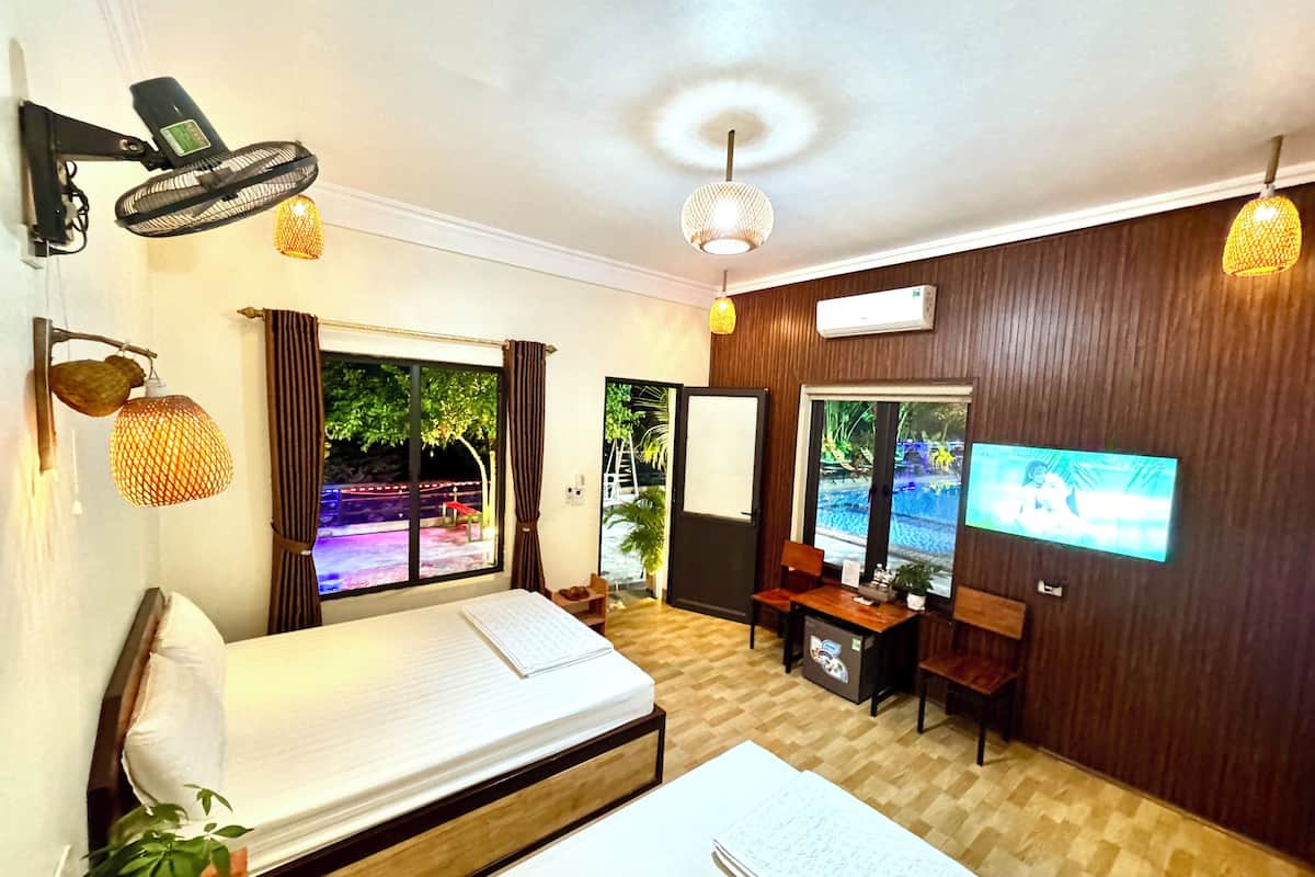 Standard Double Room, Balcony, Courtyard View | Kalis bunyi, seterika/papan seterika, Wi-fi percuma