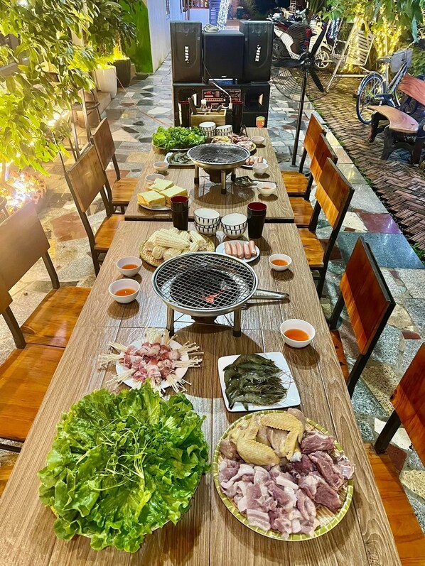 Outdoor dining