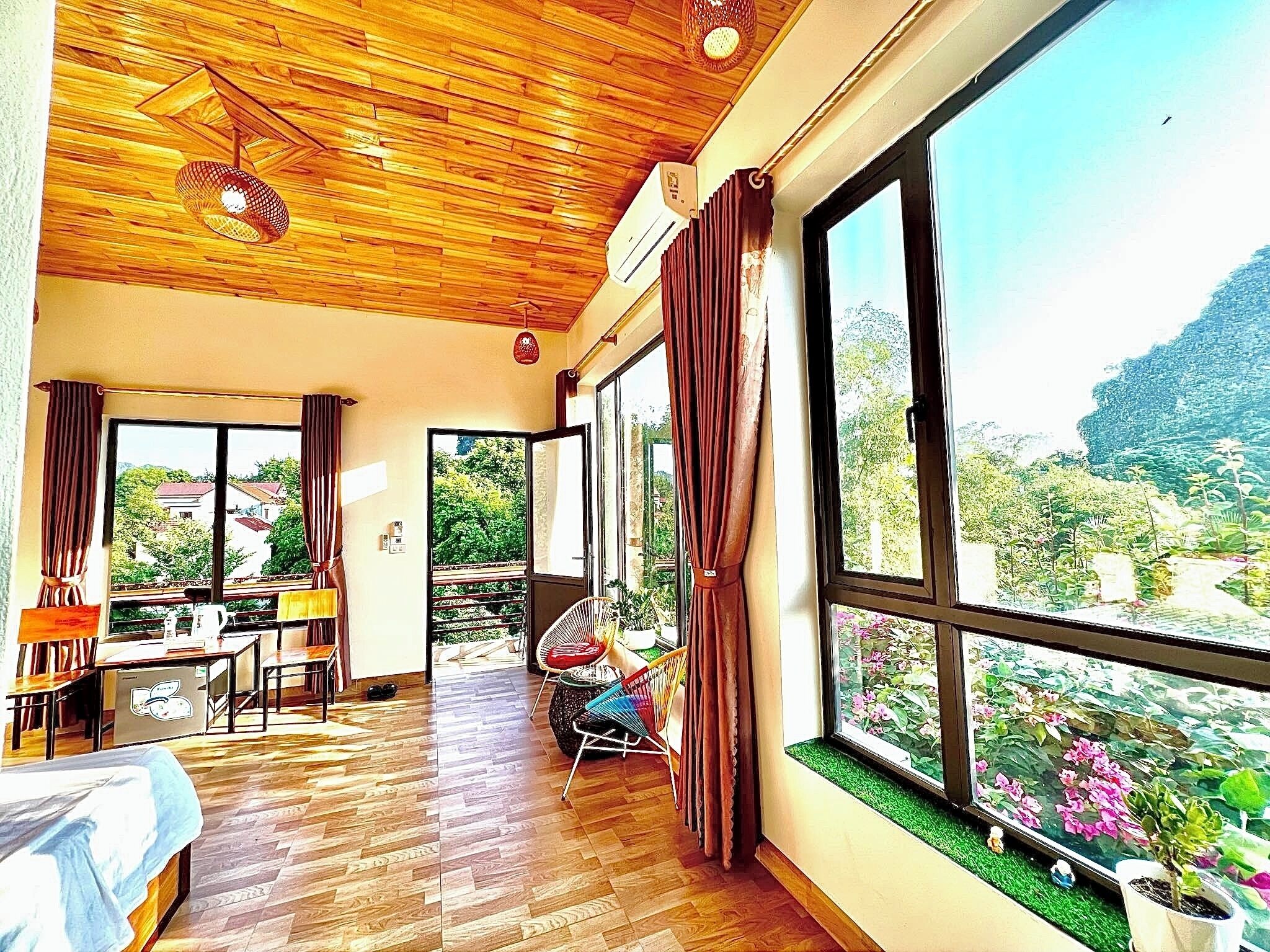 Soundproofing, iron/ironing board, free WiFi