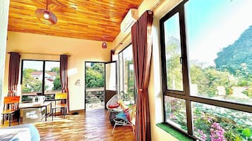 Standard Double Room Single Use, Balcony | Kalis bunyi, seterika/papan seterika, Wi-fi percuma