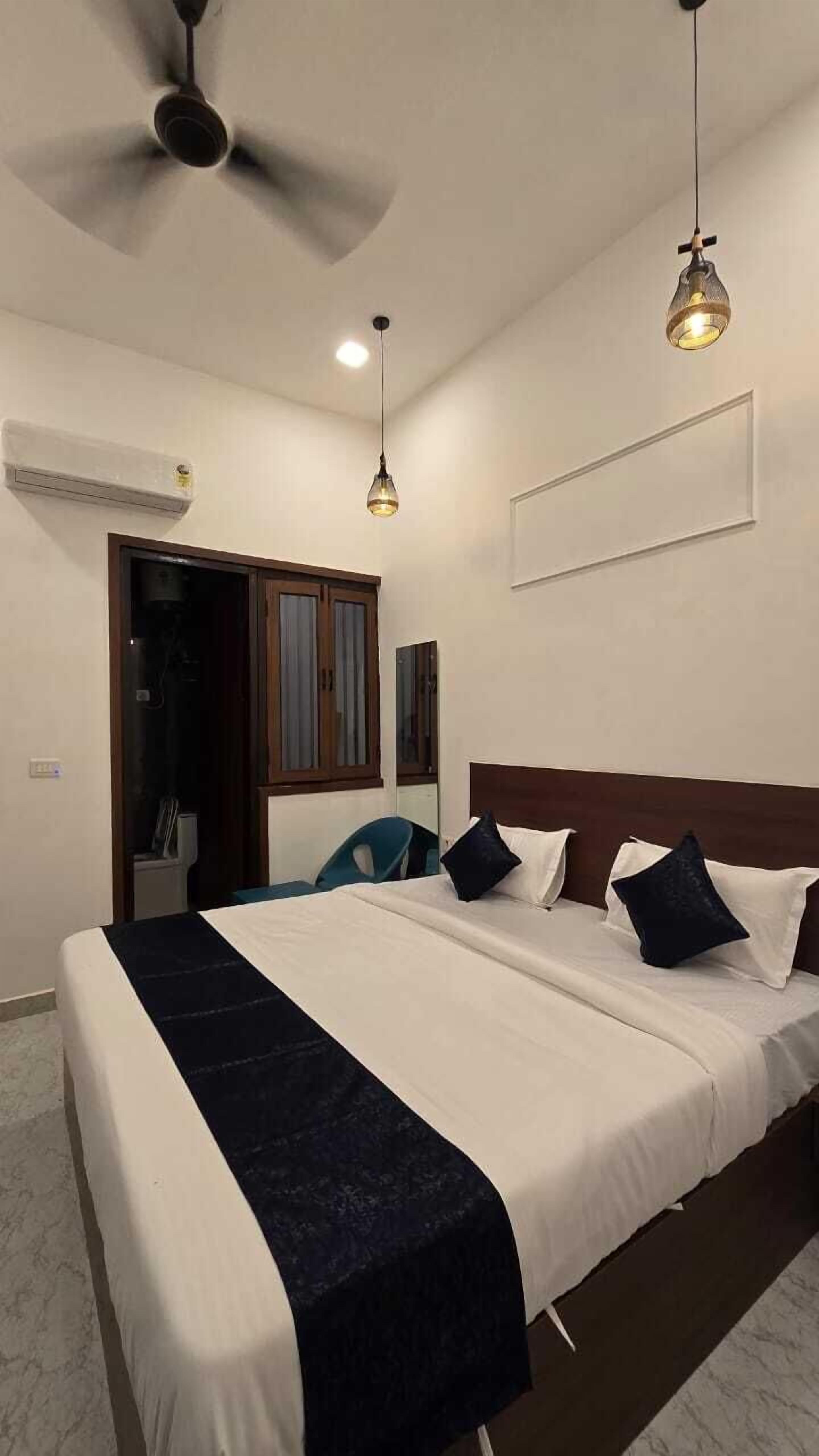 Deluxe Double Room | Free WiFi