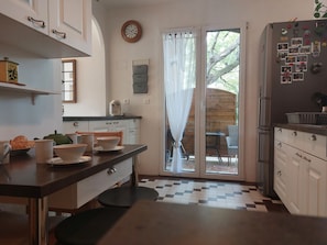 Fridge, microwave, oven, dishwasher