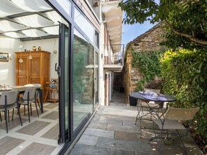 Outdoor dining - La Maison de Tobie by Interhome (Caprezzo)