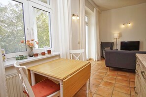 Unclassified image, 2 of 26, button