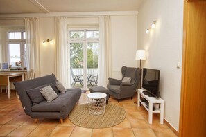 Unclassified image, 5 of 26, button