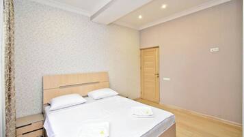 Apartment, 2 Bedrooms | Iron/ironing board, free WiFi