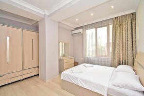 Iron/ironing board, free WiFi - Apartment by Luxe Group TT113 (Yerevan)