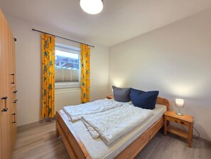 4 slaapkamers, een strijkplank/strijkijzer, wifi