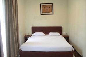 Habitació doble Deluxe | Escriptori i espai de treball apte per a portàtils