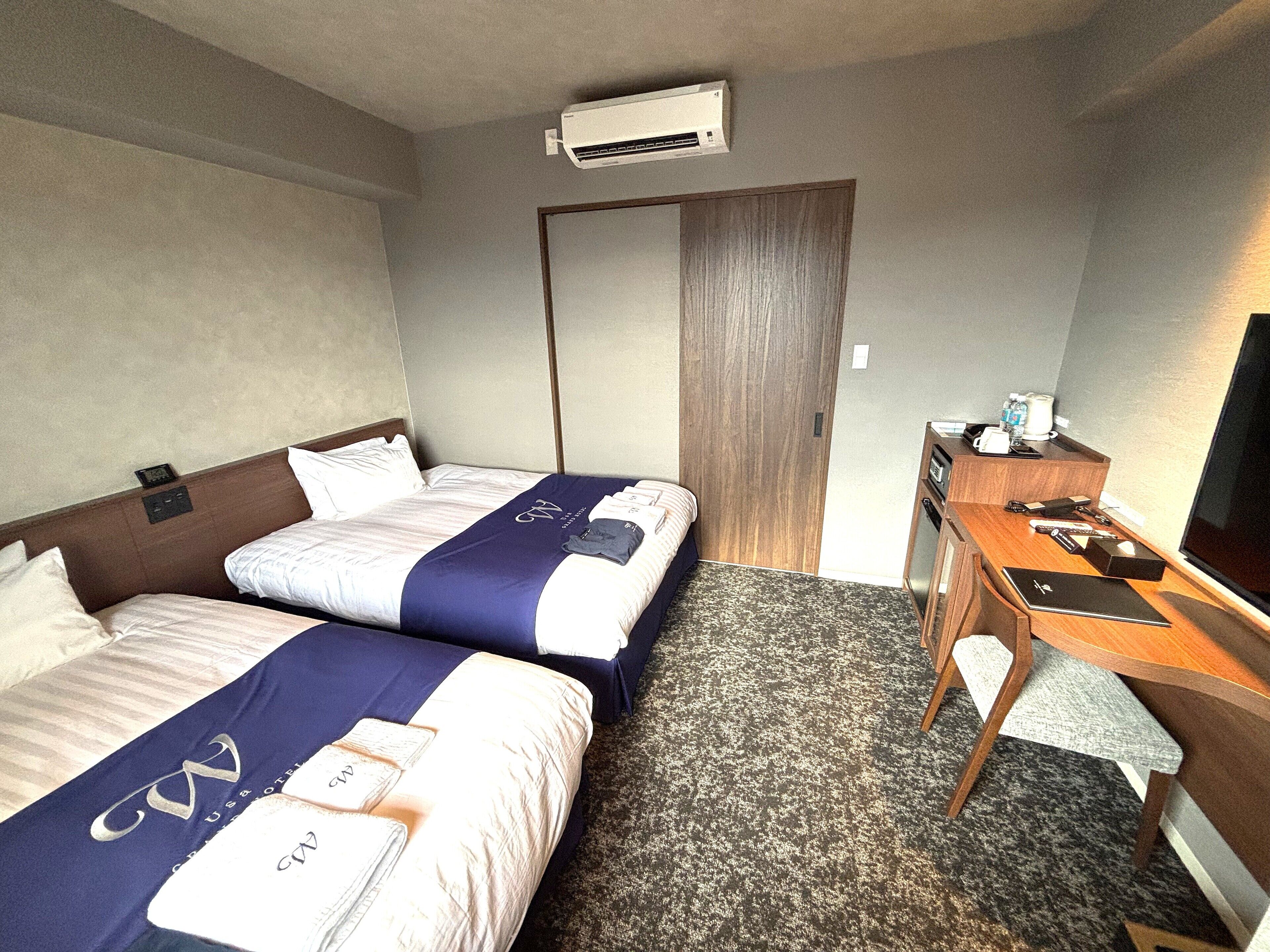 In-room safe, free WiFi