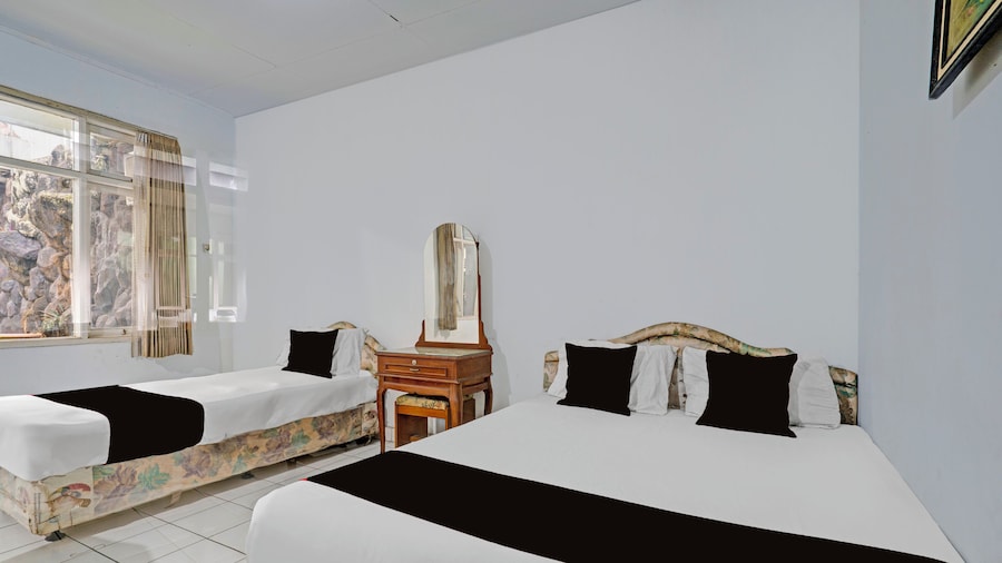 OYO 94802 Hotel Prima