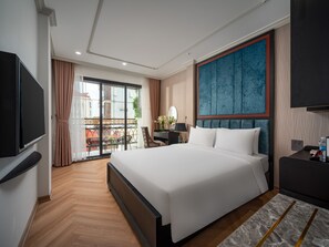 Deluxe Double or Twin Room, Balcony, City View | Depan hartanah