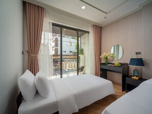 Familien-Dreibettzimmer, Balkon, Stadtblick