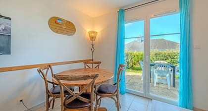 Cottage for 4 pers in a residence with pool