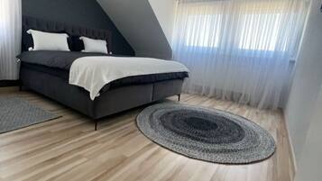 1 bedroom, iron/ironing board, internet, bed sheets