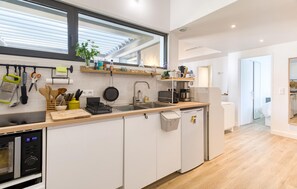 Fridge, stovetop, dishwasher, coffee/tea maker - Maison accès plage direct (Meschers-sur-Gironde)