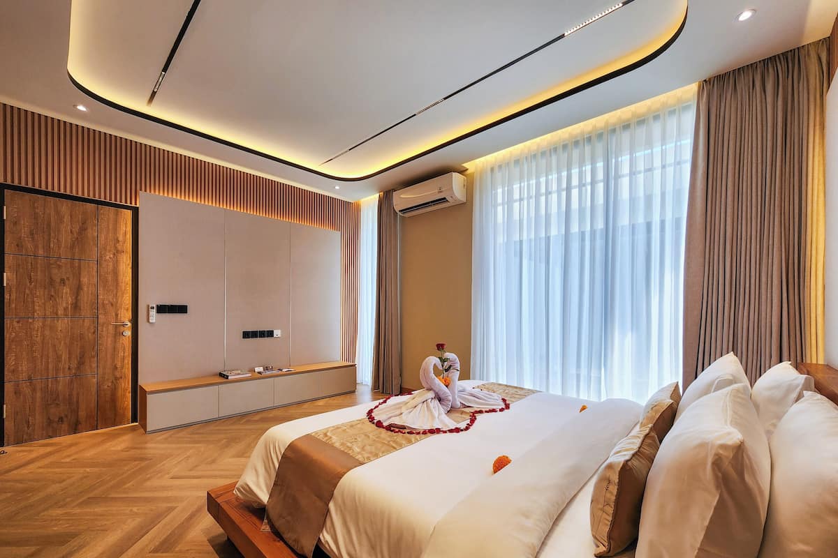 Cofres nos quartos, escrivaninha, espaço de trabalho para notebook