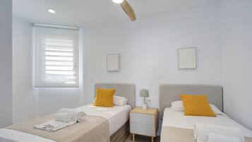 Tabla de planchar con plancha, cuna de viaje y wifi gratis