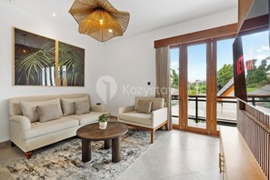 Villa, 3 Bedrooms, Balcony, Pool View | Meja, ruang kerja komputer riba, seterika/papan seterika, Wi-fi percuma