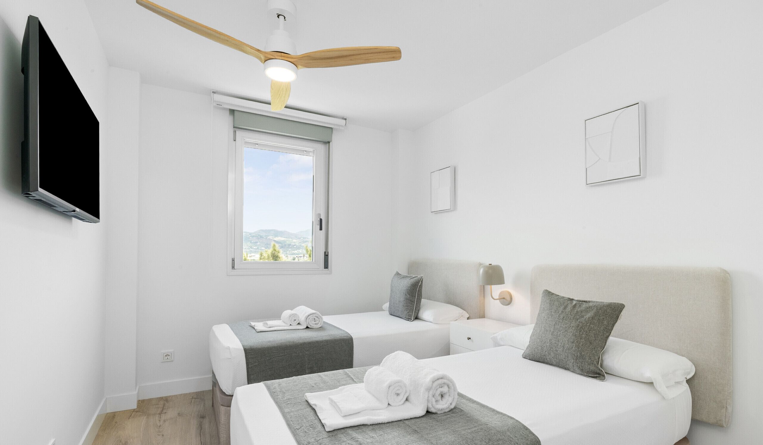 2 chambres, fer et planche à repasser, lit parapluie, Wi-Fi gratuit