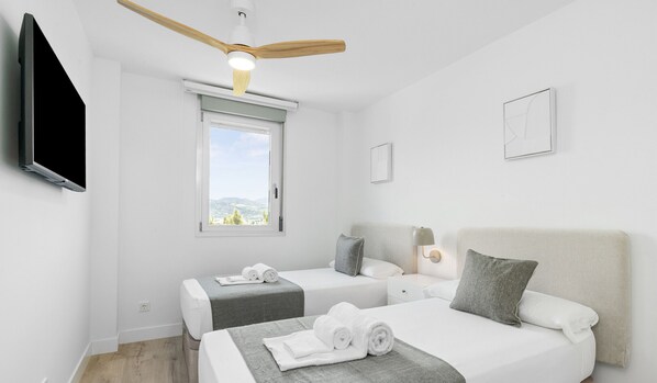 Silitysrauta/-lauta, vauvan matkasänky, ilmainen Wi-Fi, vuodevaatteet