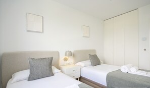 2 bedrooms, iron/ironing board, travel crib, free WiFi