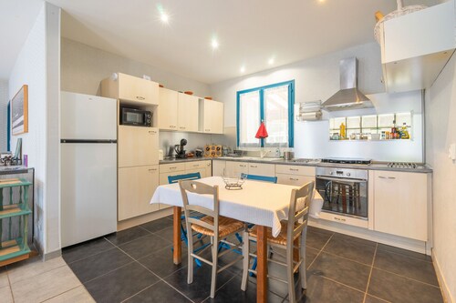 Holiday Home “Le Tertre Camillac” with Private Garden, Balcony & Wi-Fi