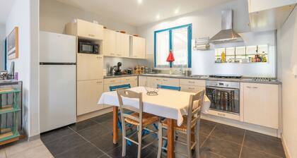 Holiday Home “Le Tertre Camillac” with Private Garden, Balcony & Wi-Fi