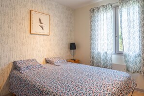 4 chambres, fer et planche à repasser, Wi-Fi, draps fournis