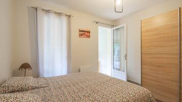 4 makuuhuonetta, silitysrauta/-lauta, Wi-Fi, vuodevaatteet