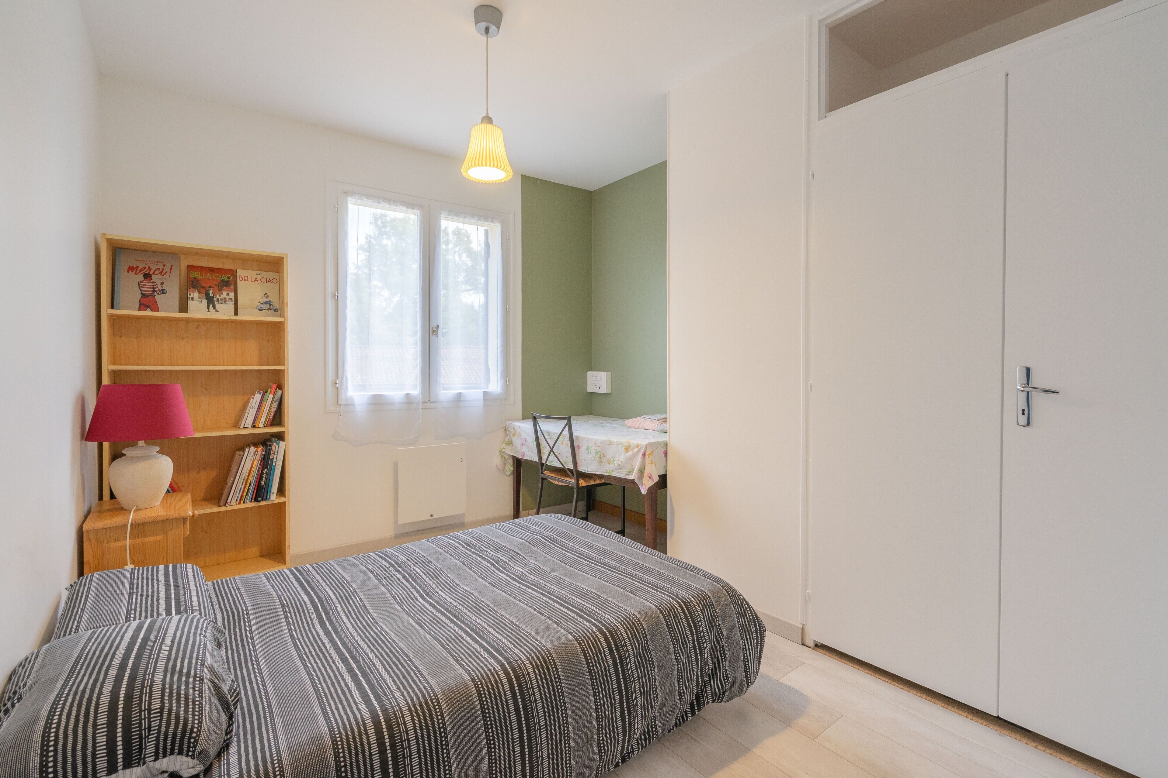 4 Schlafzimmer, Bügeleisen/Bügelbrett, WLAN, Bettwäsche