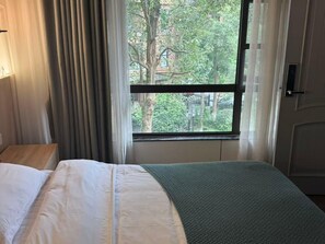 Room, 1 Bedroom, Accessible, Smoking | 1 bedroom