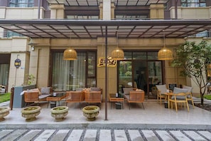 Room, 1 Bedroom, Accessible, Smoking | Outdoor dining