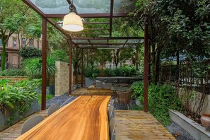 Room, 1 Bedroom, Accessible, Smoking | Garden