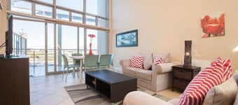 3BR Coastal Stay | Balcony, BBQ & Views by CTHA